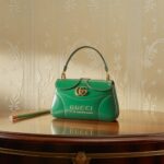 a-glamorous-vintage-product-shot-adverti_ee7QrR3zTUOHRqChVk59qA_WJHjsMgORJKVBOXua7mN5A